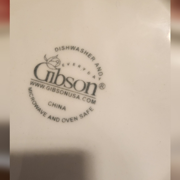 5 Piece Setting of Gibson 4 Season White Dinnerware - Picture 2 of 4